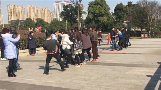 蘇州金鉆拔河比賽現(xiàn)場(chǎng)圖