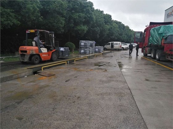 德奧電梯80噸電子地磅移位調(diào)式1