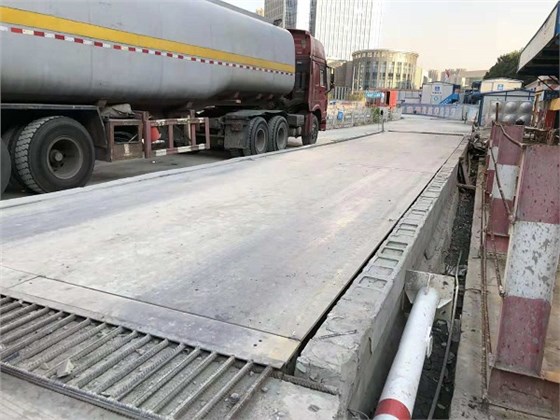 汽車衡更換傳感器現(xiàn)場(chǎng)