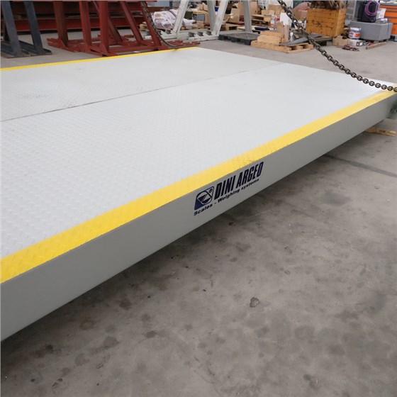 狄納喬汽車(chē)衡-