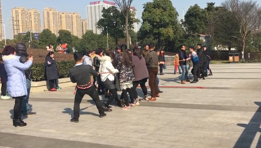 蘇州金鉆拔河比賽現(xiàn)場圖