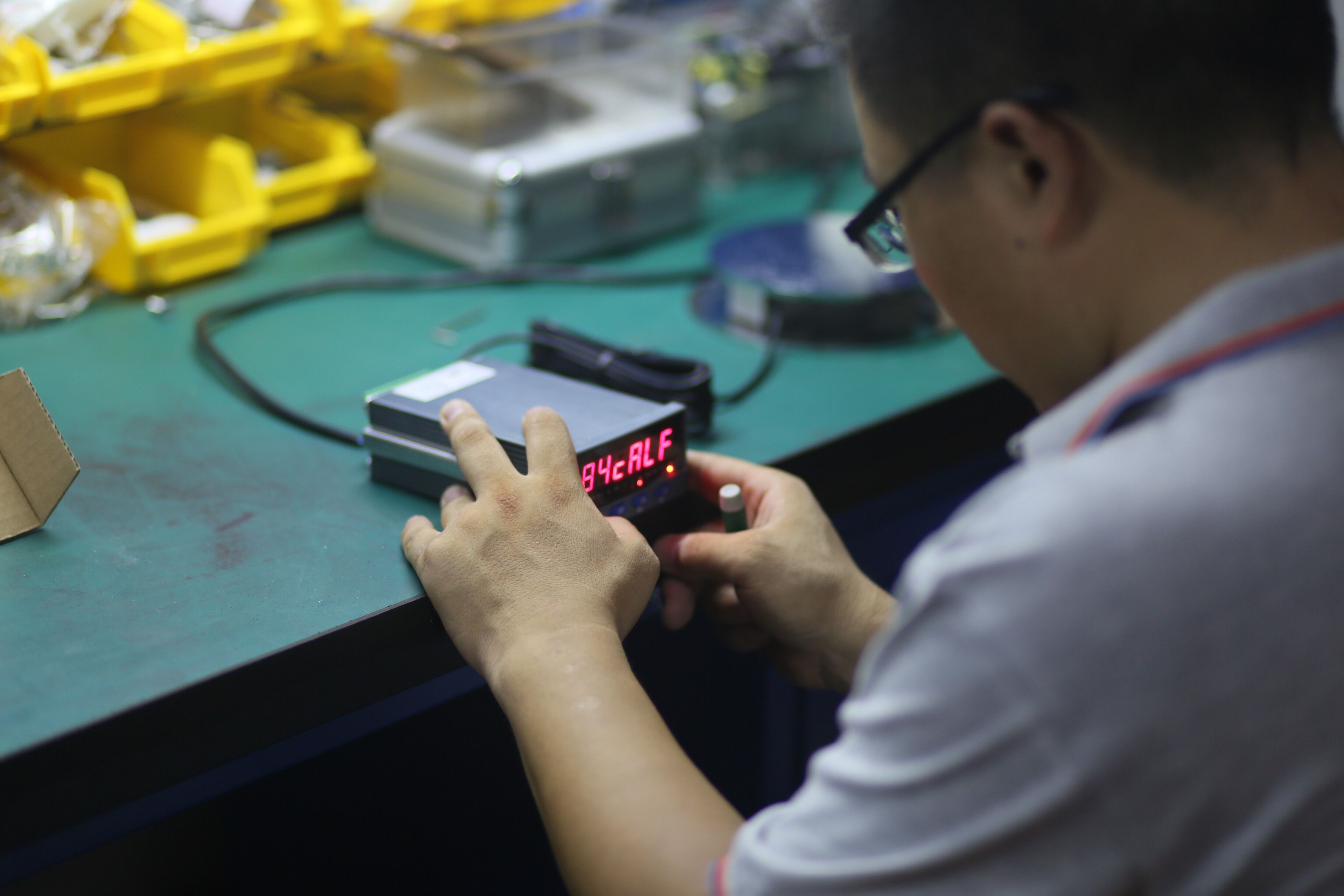 蘇州金鉆高精度稱重模塊調(diào)式現(xiàn)場