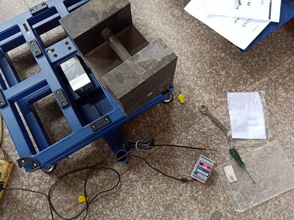 300kg 60cmx60cm 變送器DGT1 連接plc