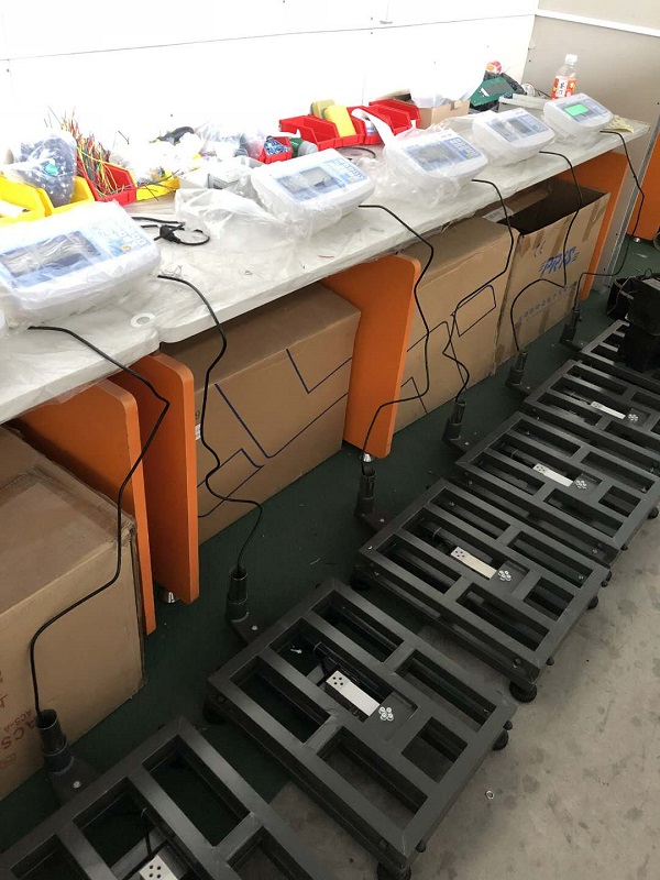 物流行業(yè)藍(lán)牙即插即用短立桿臺(tái)秤1