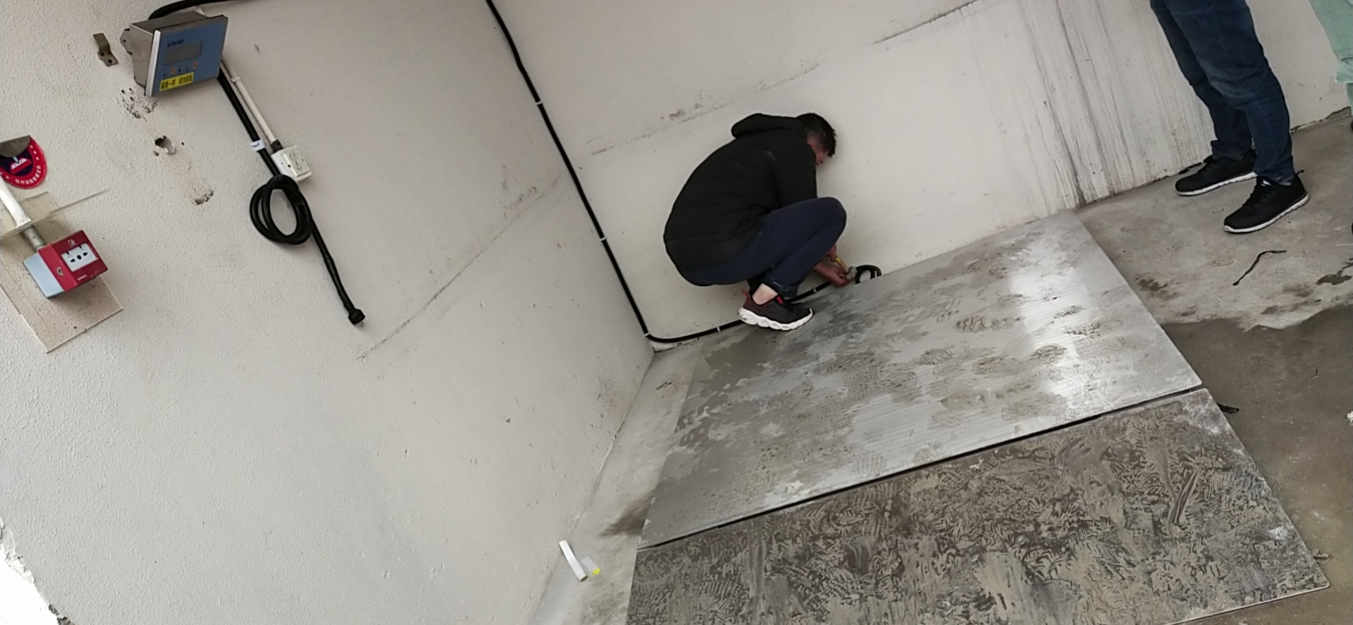 蘇州金鉆安裝地磅現(xiàn)場(chǎng)