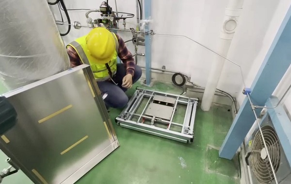 進(jìn)口工業(yè)秤調(diào)試現(xiàn)場