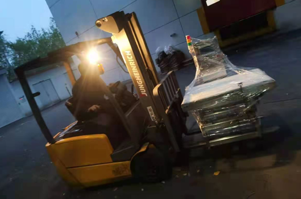 金鉆檢重秤運(yùn)輸現(xiàn)場(chǎng)